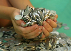 Таганрожцам предлагают избавиться от монет – обменять на банкноты и памятные дензнаки