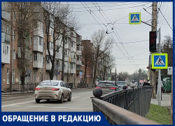 "У водителя не было шансов": неисправный светофор на таганрогской улице может привести к фатальным авариям