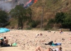 В Таганроге прямо сейчас горит Центральный пляж 