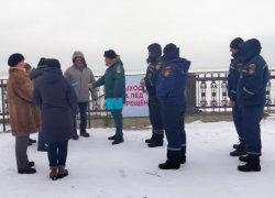 Безопасность на первом месте: патрулирование берега и профилактика опасных прогулок по льду в Таганроге