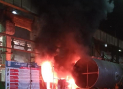 В Таганроге загорелся цех на заводе "Красный котельщик"