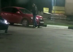 В Таганроге на заправках завелись попрошайки