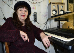 90 летняя таганроженка завоевала корону победительницы и звание «Миссис Красота «Золотого возраста» - 2021»