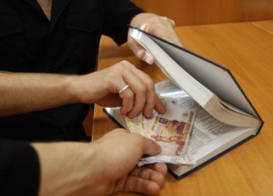 В Таганроге будут судить налогового инспектора за взятку