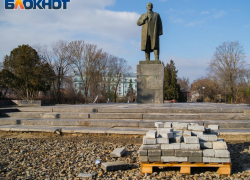 Памятник Ленину в Таганроге не могут отремонтировать из-за неразберихи с землей