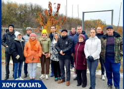 Забор преткновения: власти хотят снести самовольное ограждение, а жильцы против