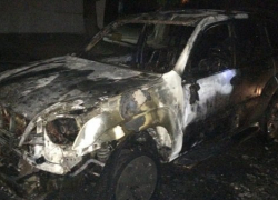 В Таганроге неизвестные сожгли  японский внедорожник