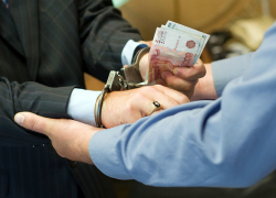 За дачу взятки в 10 тысяч таганрогскому бизнесмену грозит штраф в 1,5 миллиона рублей