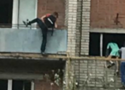 Недостроенный и брошенный дом грозит принести беду таганрожцам