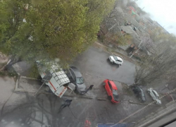 Таганрожцы поразились тому, что в городе моют улицы в дождь