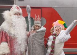 Каким предстал перед таганрожцами новогодний ретропоезд