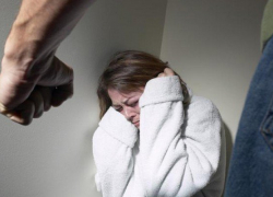 Таганрогский Отелло изуродовал лицо возлюбленной