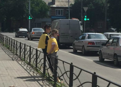 Малолетние попрошайки опять орудуют на улицах Таганрога