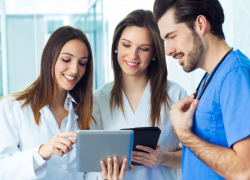 В Таганроге дают рецепты каракулями: депутаты Госдумы оценили проблему с почерком врачей  