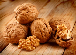 Шесть лет лишения свободы за грецкие орехи и взятку получил житель России в Таганрогском суде