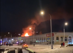 Пожар в Таганроге: большое возгорание в районе ул. Чехова и Красного переулка 