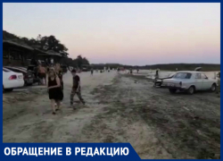 Наглые автолюбители уничтожают побережье пляжа под Таганрогом