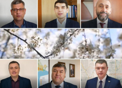  Мужчины из администрации Таганрога трогательным стихотворением поздравили женщин