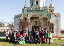 Чаепитие устроил настоятель храма в Вареновке для велолюбителей из Таганрога