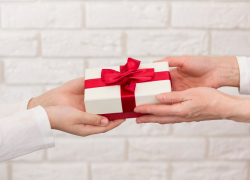 Кому в Таганроге не стоит делать подарков на Новый год