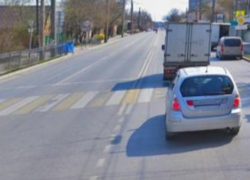 В Таганроге невнимательный пешеход погиб под колёсами иномарки 