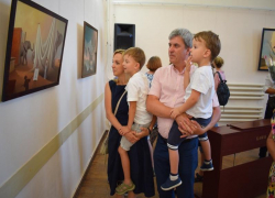 В Таганроге открылась выставка художника Виктора Брегеды