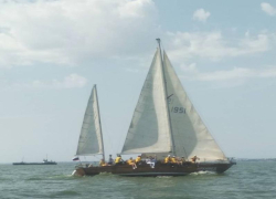 Море, паруса и корабли: в Таганроге начинают праздновать День ВМФ