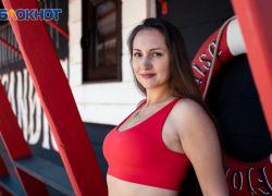 Виктория Кочетова в первом конкурсном испытании «Фотосессия в купальнике»