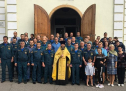 Пожарные Таганрога приняли участие в молебне в честь иконы