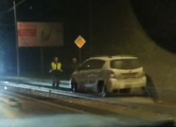 Очередной автомобилист застрял на рельсах в Таганроге