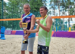 Красота игры в 50+: таганрожцы выиграли краевой турнир по пляжному волейболу