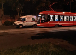 Таганрогский трамвай и Скорая помощь не поделили дорогу