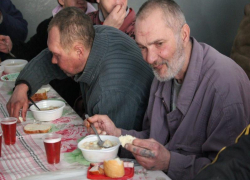 На питание для бездомных потратят 2 002 500 рублей в Таганроге