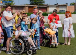 Доброта спасет мир: Таганрог продолжает акцию «Под флагом Добра!»