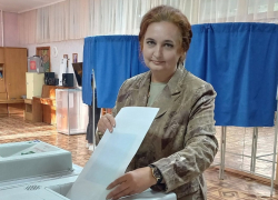 С призывом проголосовать обратилась к таганрожцам Инна Титаренко 