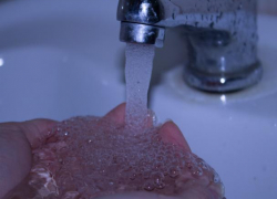 Вонючая вода вновь льется из кранов таганрожцев