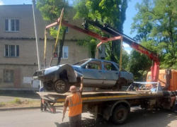 В Таганроге продолжается охота на машины-призраки
