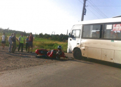 В Таганроге столкнулись маршрутка и мотоциклист 