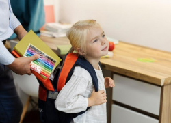 Будут ли таганрожцы получать матпомощь для сбора детей в школу