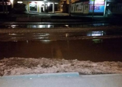 В Таганроге ночью автомобили превратились в субмарины