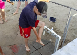 Пляж «Тополек»: ногомойка заработала, но появилась другая проблема