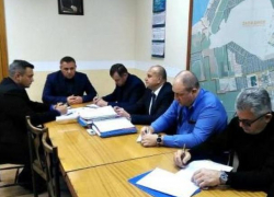 Работе снегоуборочной техники помешали утренние пробки в Таганроге