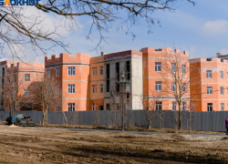 На 80 % завершены кровельные работы в строящемся саду Таганрога