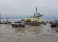 Грязь и мусор на месте старого морвокзала Таганрога