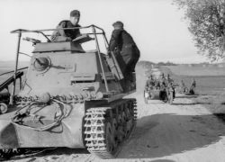 "Заводы взлетали на воздух": что поразило штурмбаннфюрера СС при взятии Таганрога 