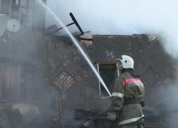 Во время пожара в Неклиновском районе погибла женщина и пострадал мужчина