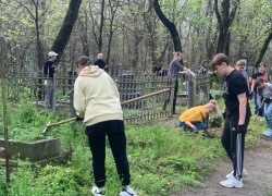 На Старом кладбище Таганрога состоялся субботник 