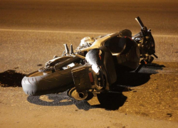 В Таганроге несовершеннолетнего мотоциклиста сбил внедорожник