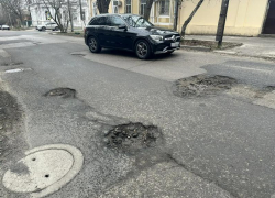 Ямы на Некрасовском: равнодушие "Благоустройства" или просто издевательство над таганрожцами?