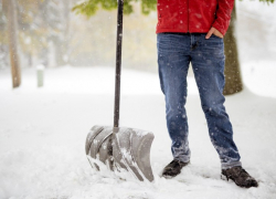 Лопату уже выдали? Самозанятых и безработных таганрожцев хотят привлекать к уборке снега